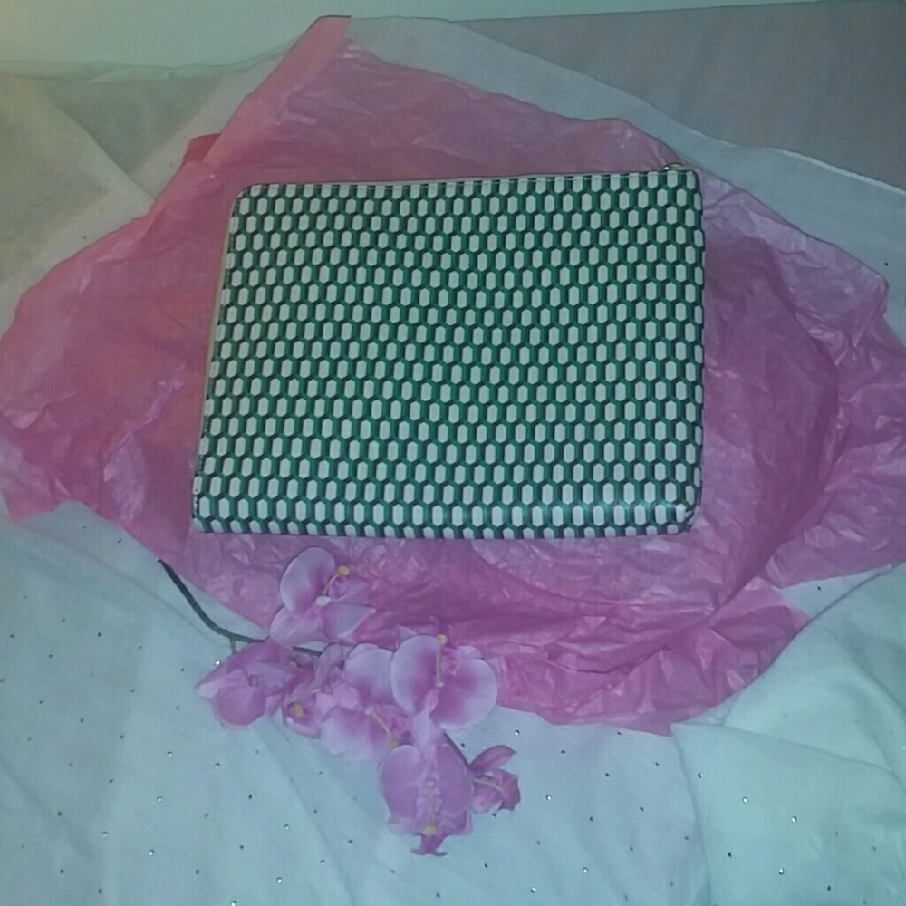 Mark and Graham leather commuter clutch